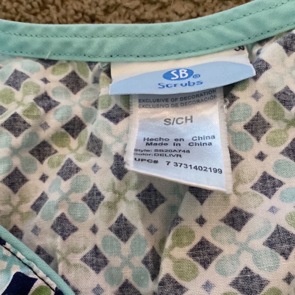 Scrub Set - Picture 3 of 7